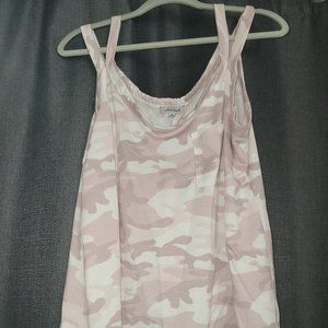 White Birch XL Pink Camo top